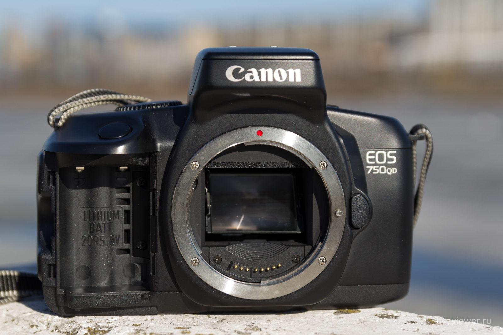 Canon EOS 750QD