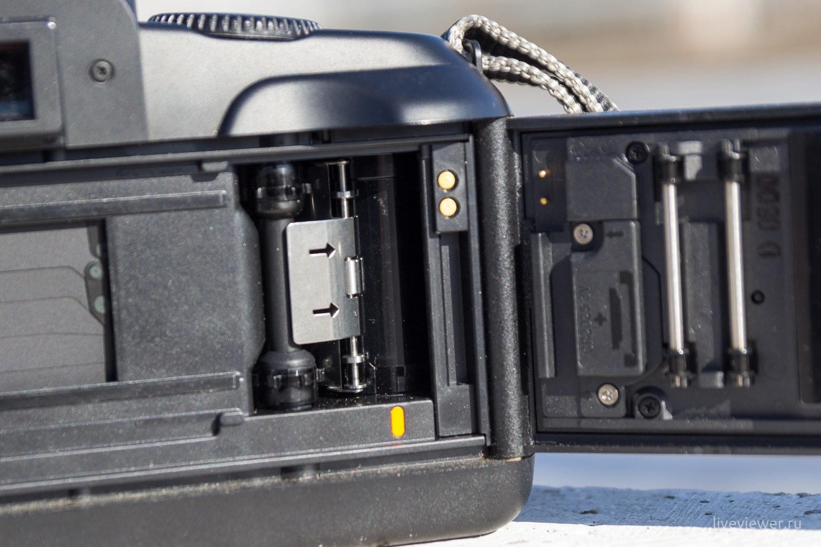 Canon EOS 750QD, вид на механизм подачи пленки