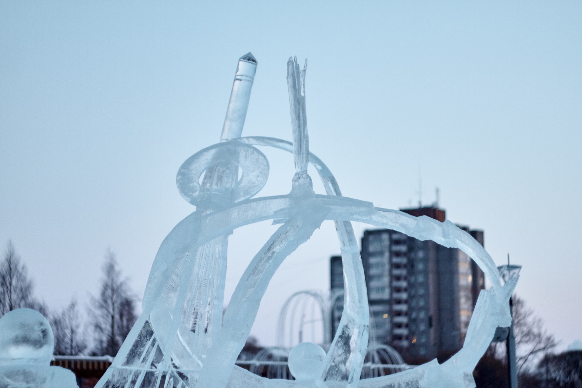 V Cherepovce zavershilsya 9 festival ledyanyh skulptur. Tema konkursa Kosmos blizkij i daljokij 13