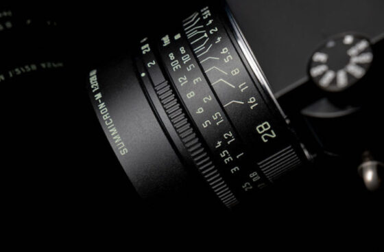 Leica Summicron M 28mm f2 ASPH matte black paint finish limited edition lens 3 560x367 1
