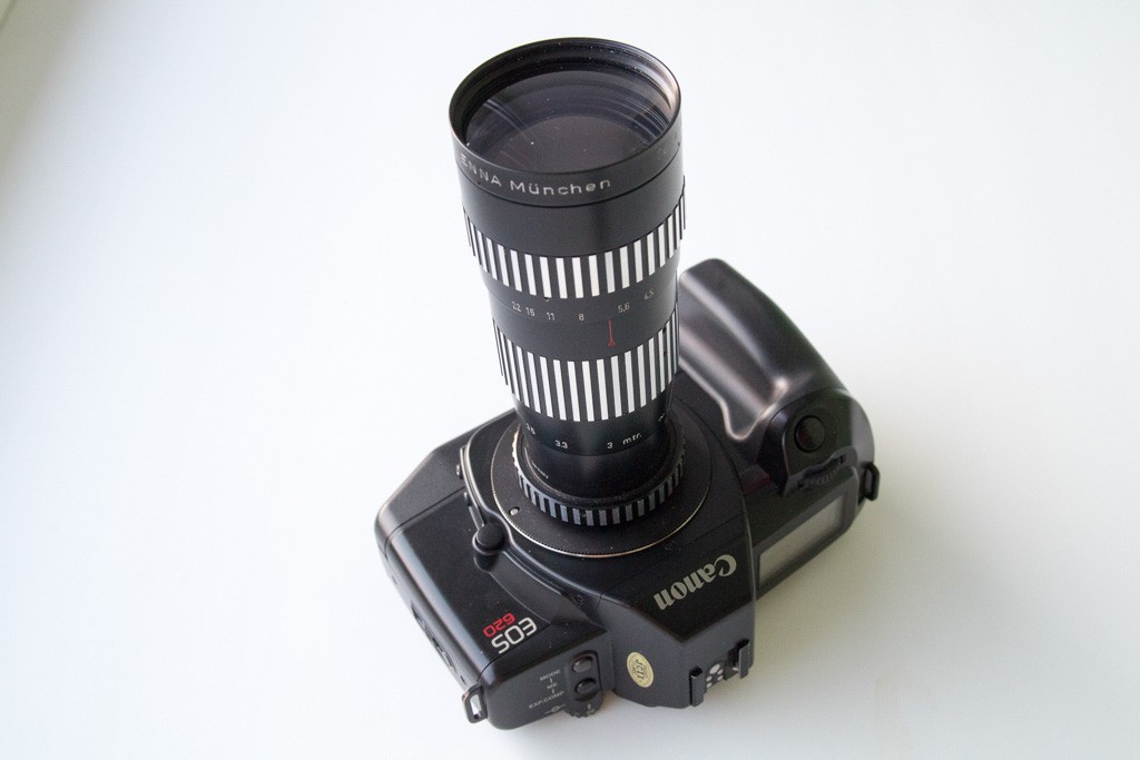 Телеобъектив Enna Munchen 240mm был установлен на Canon EOS 1300D и EOS 620 через адаптер с М42 на Canon
